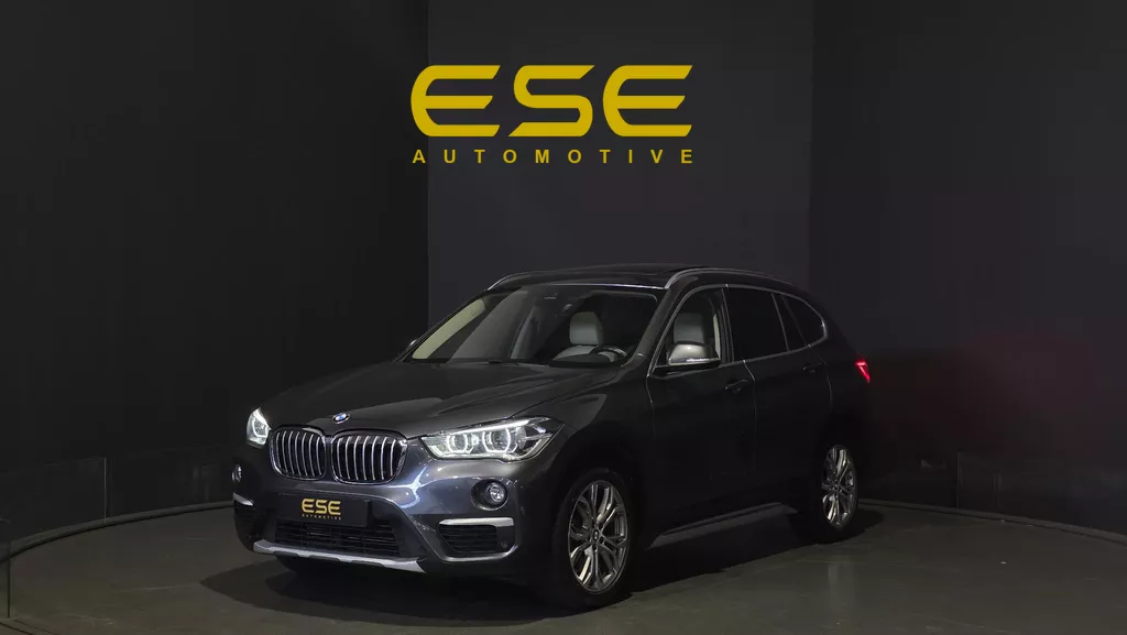BMW X1 xDrive20i Executive | Panorama | Hud | Sfeer | Camera