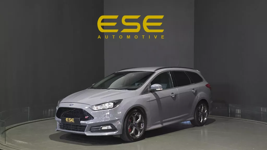Ford Focus Wagon 2.0 ST-3 | Cruise | Bi-Xenon | 250 PK