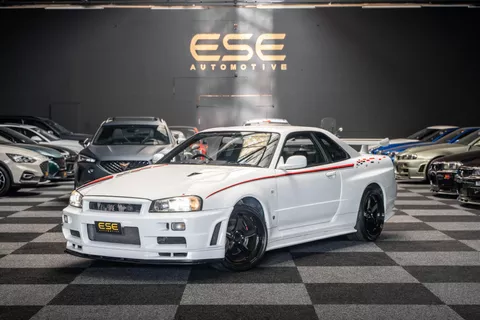 Nissan Skyline R34 GTR V-spec II QM1 White